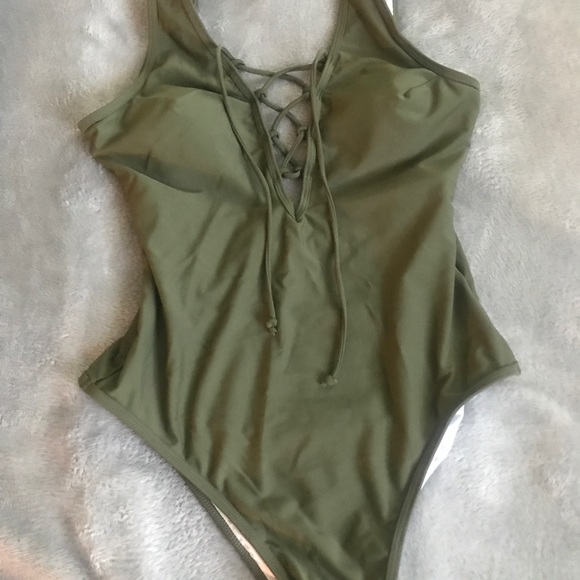 Bathing suit - Picture 2 of 2